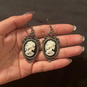 Cameo skull earrings